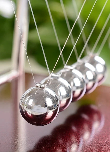 Newton's Cradle Desk Table Decor Metal Pendulum Ball Steel Balance