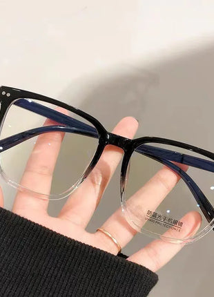 A Fashionable And Trendy Anti Blue Light Large Frame With Gradient