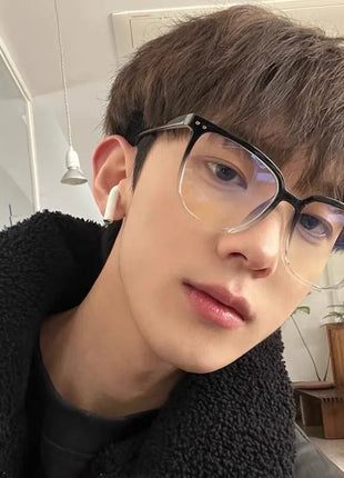 A Fashionable And Trendy Anti Blue Light Large Frame With Gradient
