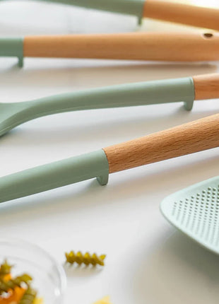 NEW Silicone Spatula Non Stick Pan Wooden Handle Silicone Vegetable