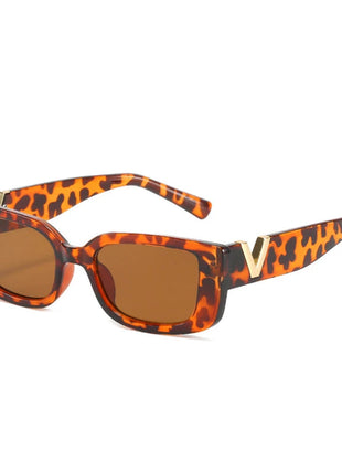 New Sunglasses Metal V Square Fashion Sunglasses Lady Retro Street