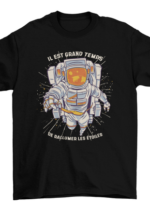 Astronaut frontal illustration t-shirt
