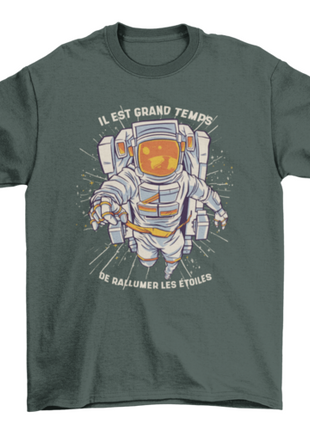 Astronaut frontal illustration t-shirt