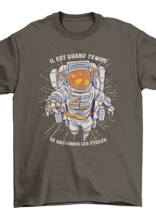 Astronaut frontal illustration t-shirt